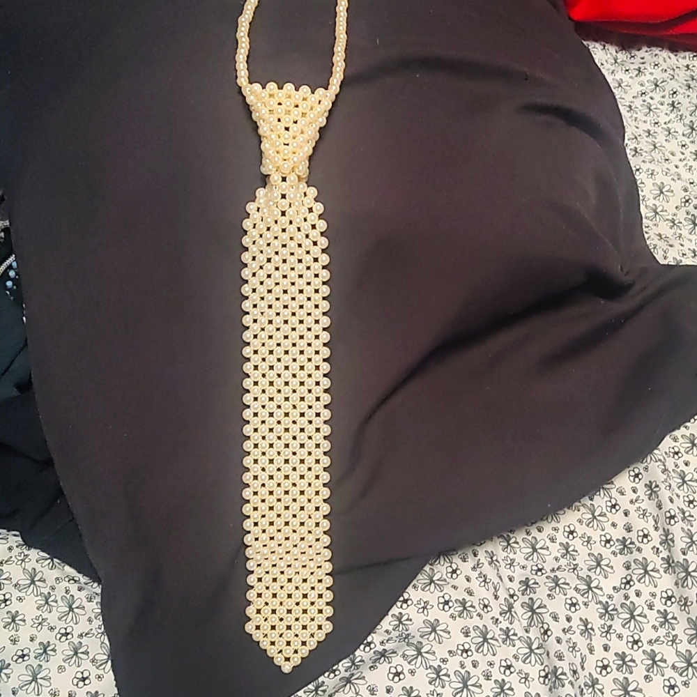 Tie Pearl Necklace Hand Made